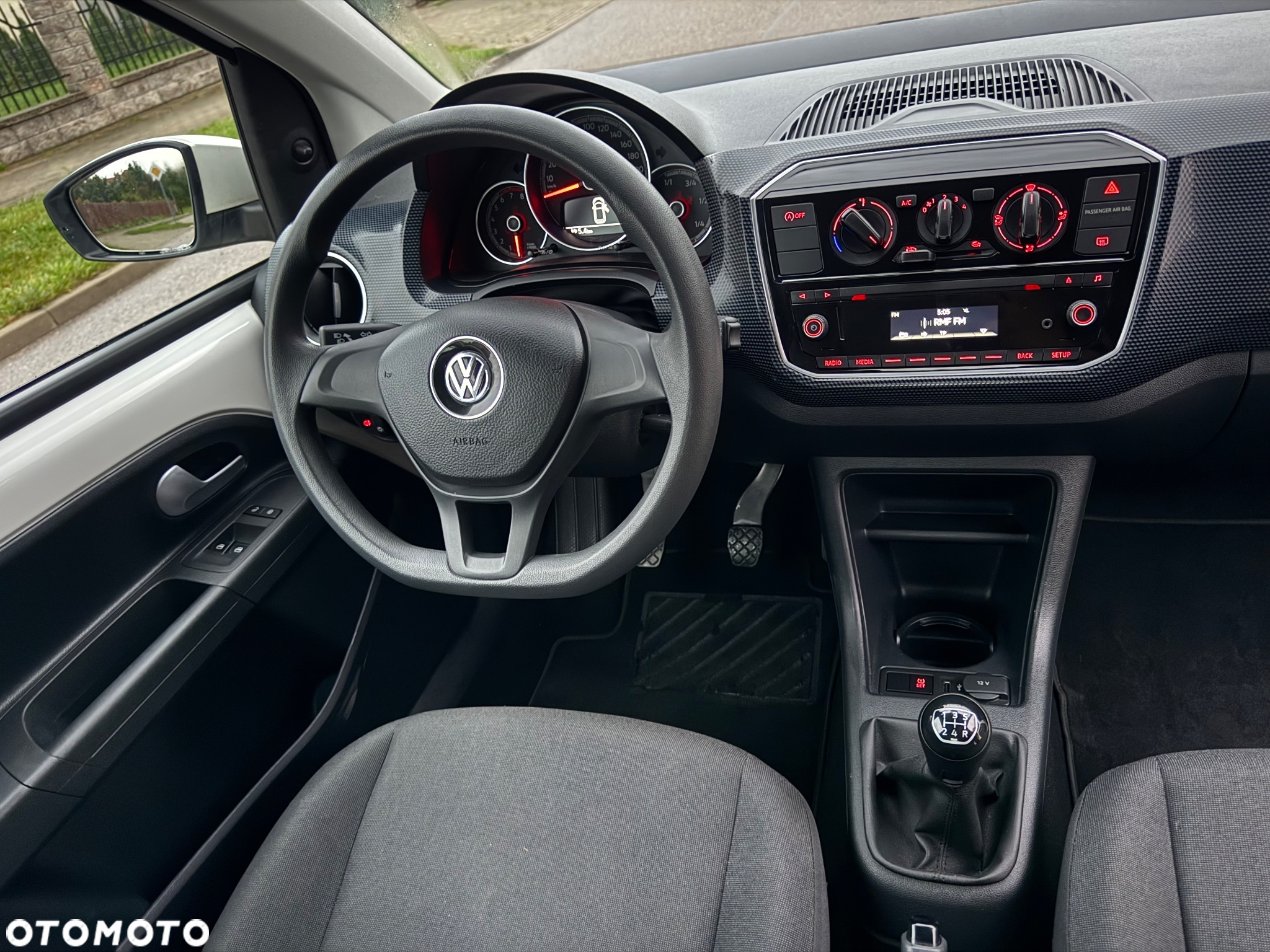 Volkswagen up! 1.0 move - 33