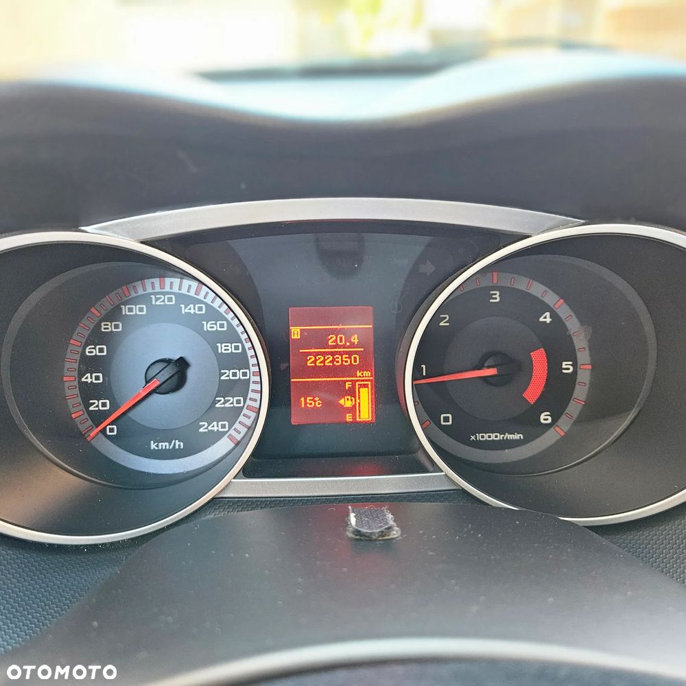 Mitsubishi Outlander - 28