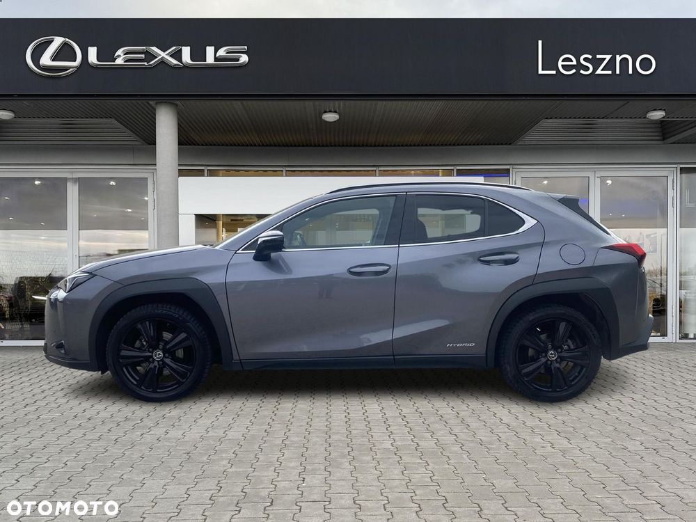 Lexus UX - 10