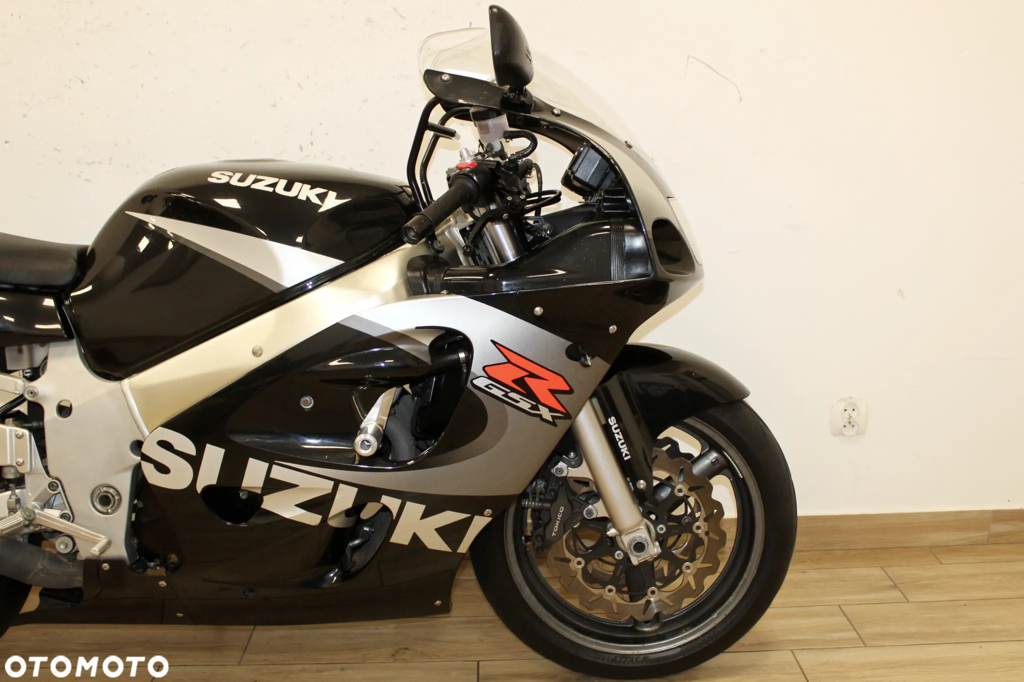 Suzuki GSX-R - 6