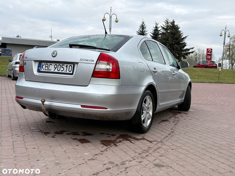 Skoda Octavia 1.6 TDI Ambiente DSG - 4