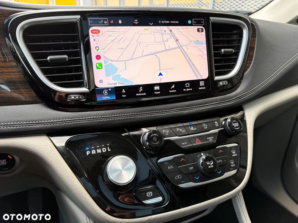 Chrysler Pacifica - 34