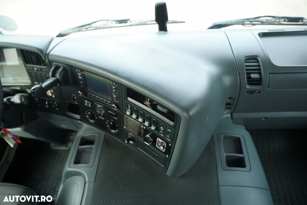 Scania P 450 / 8x4 / BASCULANTĂ CU DESCĂRCARE SPATE - 5,6 M / TRIDEM / AXĂ RIDICABILĂ ȘI VIRATOARE / OBLON SPATE HIDRAULIC / EURO 6 - 32