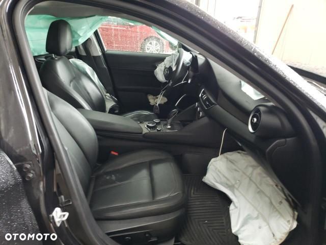 Alfa Romeo Giulia - 18