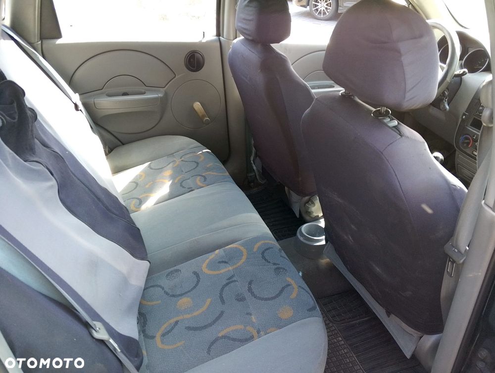 Daewoo Kalos (02-07r.) 1.4 B 82KM. Silnik F14S3 Skrzynia M79 lakier.Cały na części. GWARANCJA !!!  Przód Tył Zestaw Komplet Drzwi Klapa Zderzak Błotnik Maska Grill Atrapa Szyba Pas Lampa Lusterko Boczki Fotel Kanapa Kokpit Deska Rozdzielcza Przełącznik Włącznik Sterownik Przewody Wiązka Instalacja Moduł Komputer Czujnik Listwa Pompa Alternator Wtryski Głowica Rozrusznik Kompresor Sprzęgło Dwumas Silnik Skrzynia ABS Klimatyzacji Paliwa Wspomagania Kolektor Turbina Przepustnica Zawór Chłodnica Koło Hak Belka Sanki Zawieszenie Mcpherson Półoś Amortyzator Wydech Tłumik Zacisk Most - 6