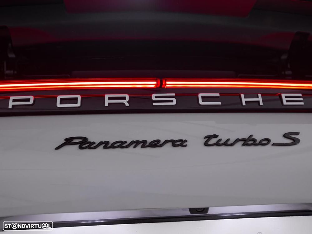 Porsche Panamera - 16
