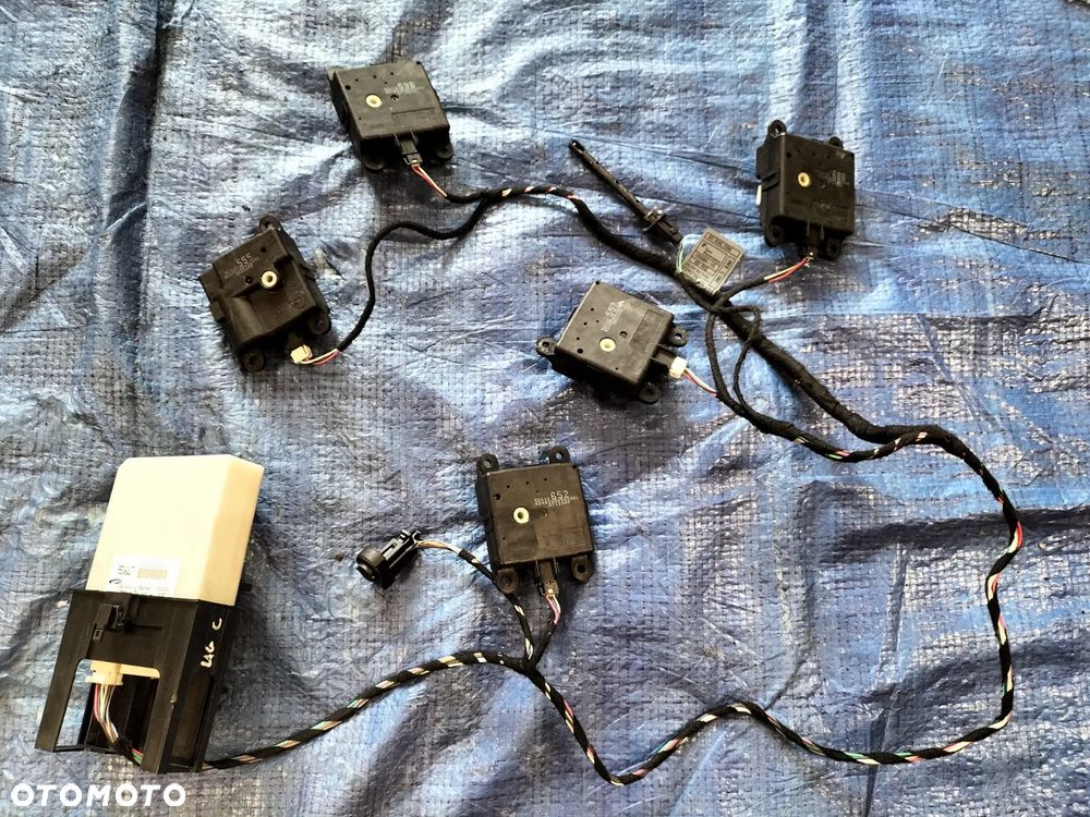 SILNICZEK SILNICZKI MODUŁ CZUJNIK TEMPERATURY STEROWNIK NAGRZEWNICY KOMPLET 52428886 52410663 52410555 52410557 52410598 52410600 52410652 52419414 RENAULT LAGUNA III 3 COUPE GT - 1