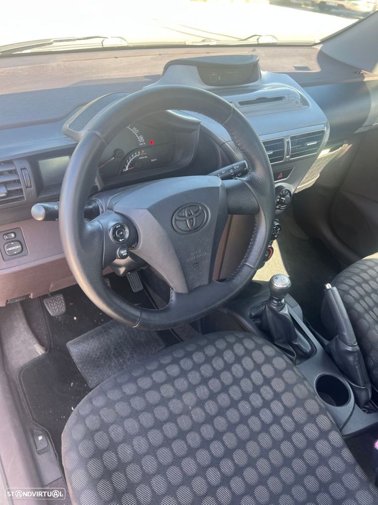 Toyota iQ 1.0 VVT-i - 14