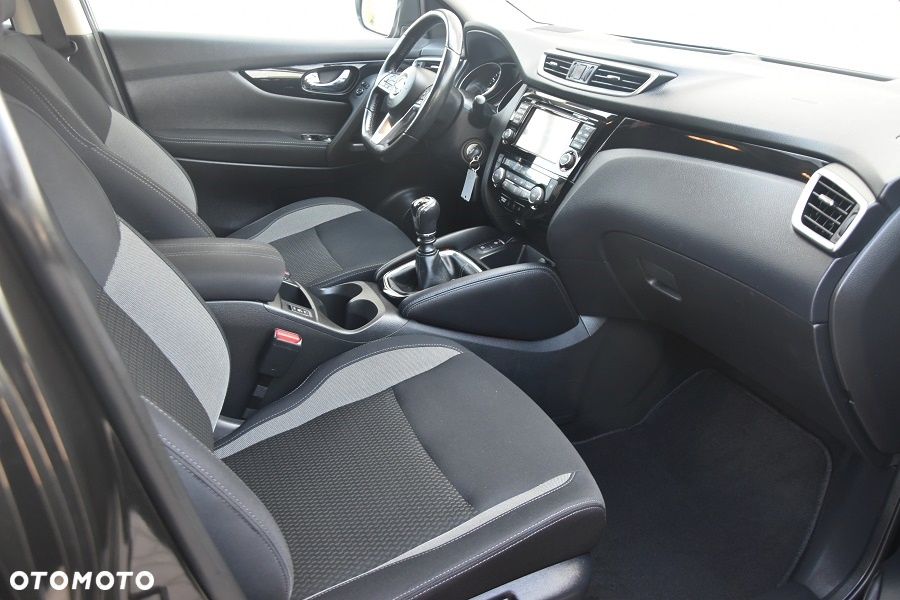 Nissan Qashqai 1.2 DIG-T N-Vision - 16