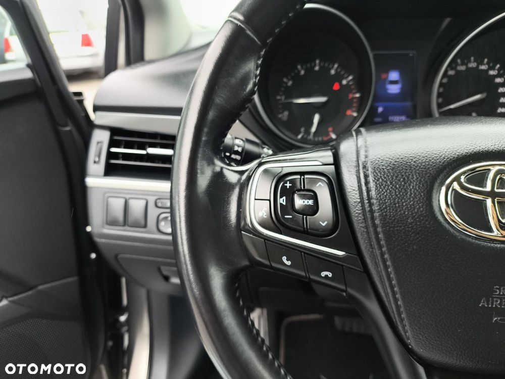 Toyota Avensis 2.0 Premium MS - 17