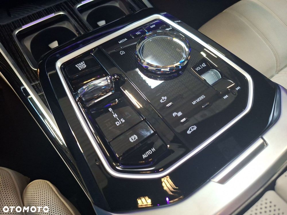 BMW Seria 7 - 17