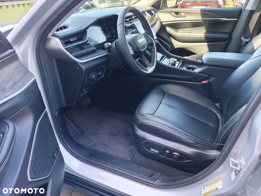 Jeep Grand Cherokee - 10
