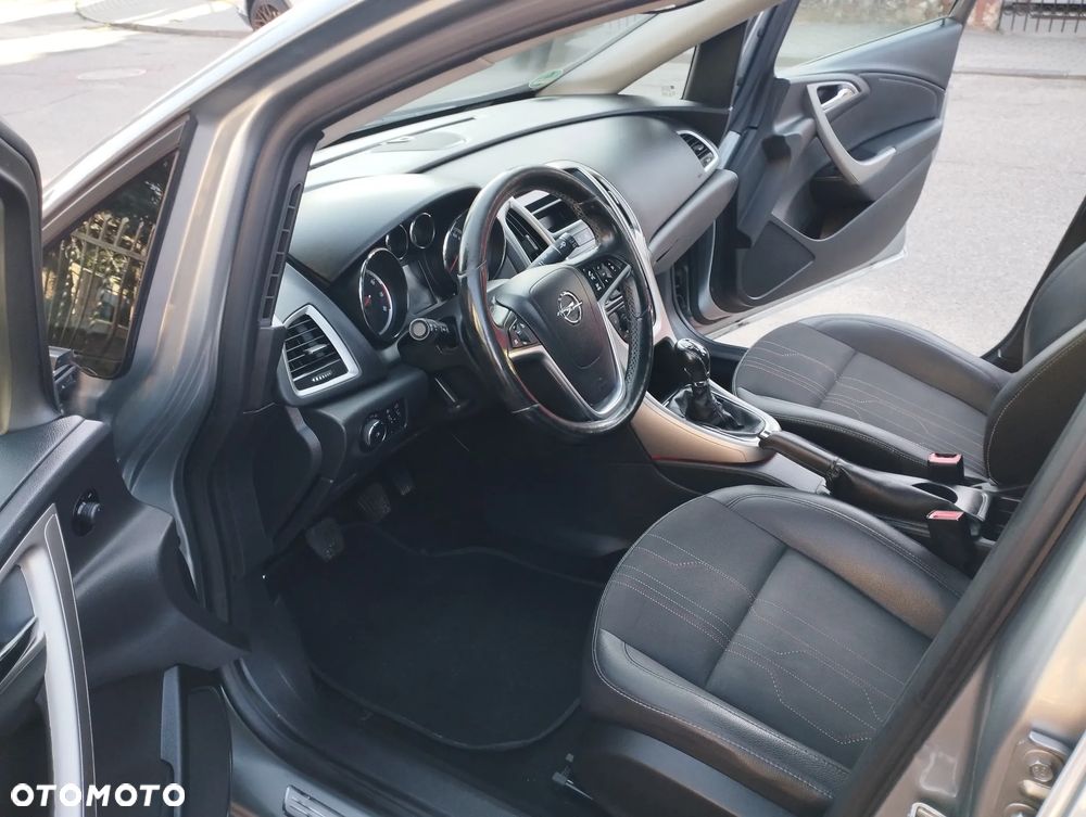 Opel Astra 1.4 Turbo 150 Jahre - 7