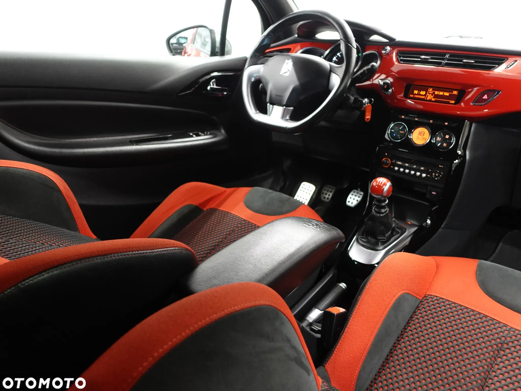 Citroën DS3 THP 155 Red Edition - 32