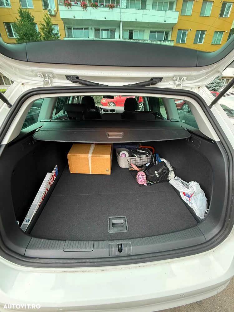 Volkswagen Golf - 11