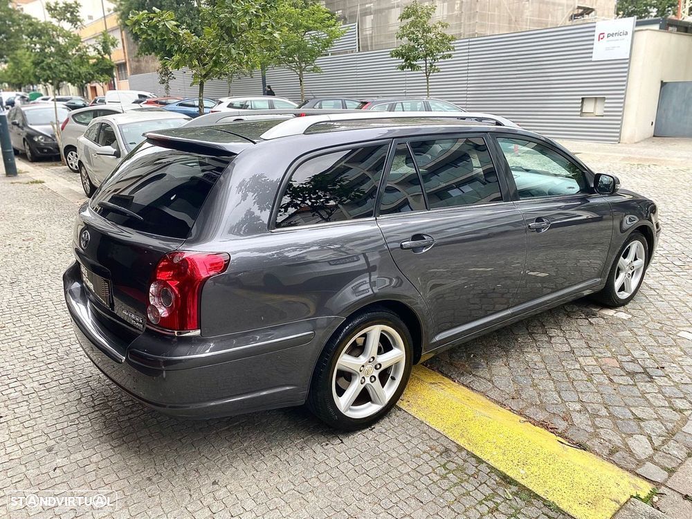 Toyota Avensis SW 2.2 D-4D - 5
