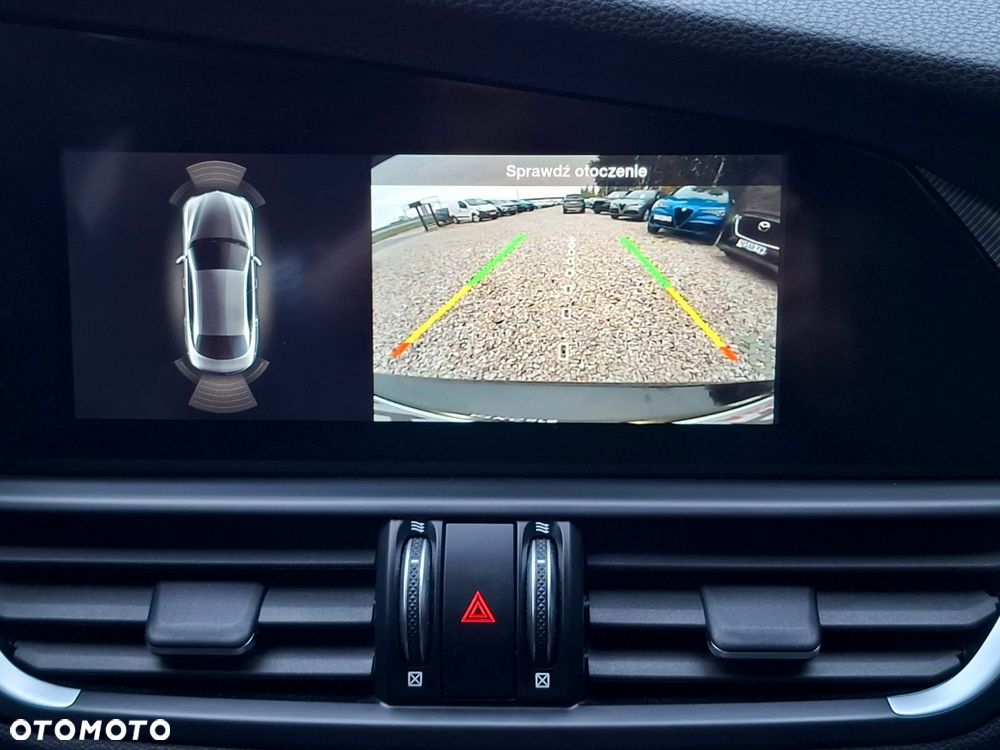 Alfa Romeo Giulia 2.0 Turbo Sprint - 19