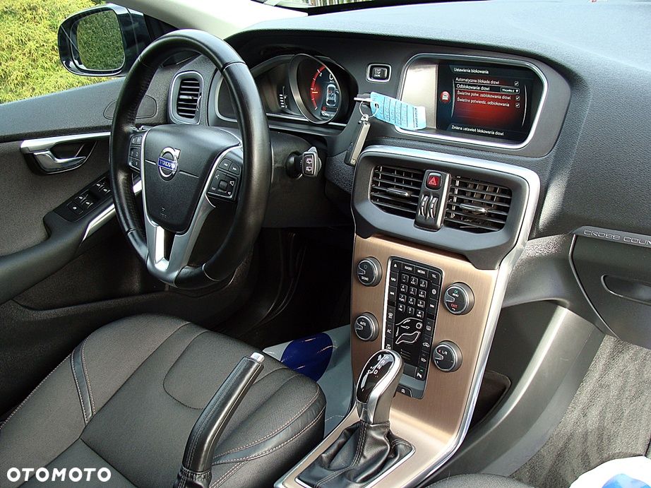 Volvo V40 Cross Country D2 Geartronic Momentum - 11