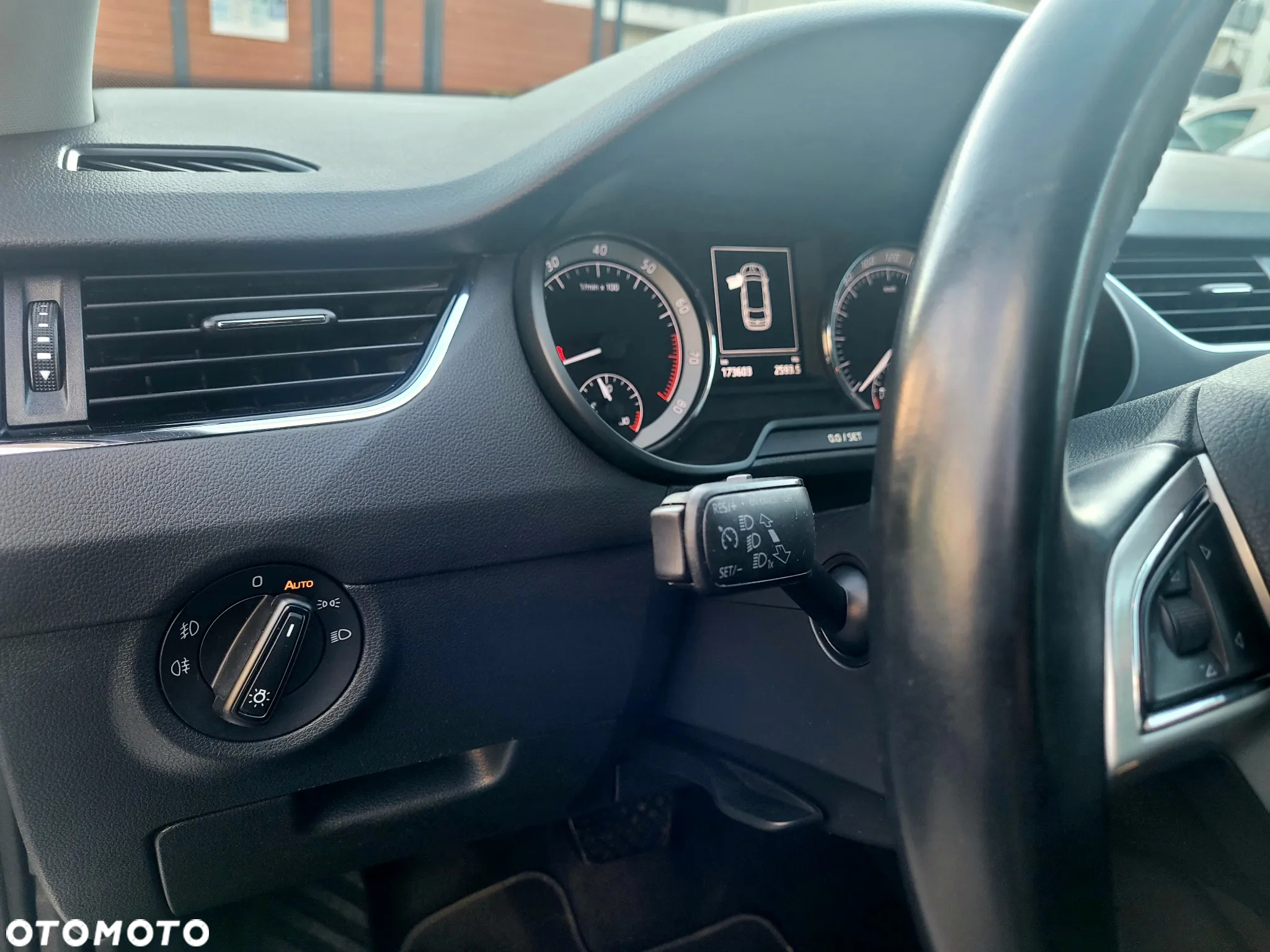 Skoda Octavia 1.4 TSI Edition DSG - 13