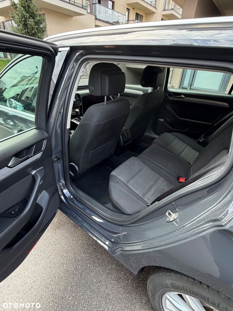Volkswagen Passat 2.0 TDI Business DSG - 16