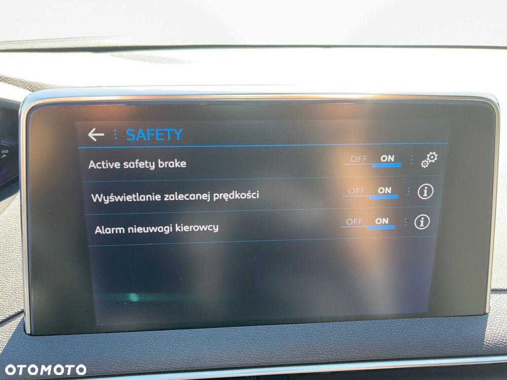 Peugeot 3008 1.6 PureTech GPF GT Line S&S EAT8 - 39