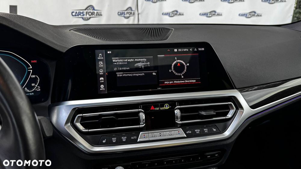 BMW Seria 3 330i Luxury Line - 28