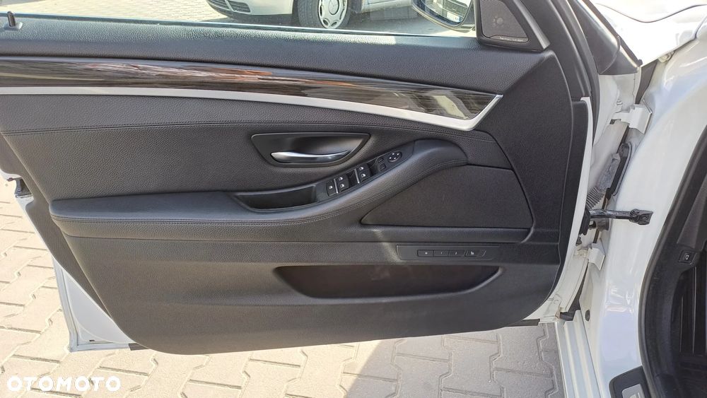 BMW Seria 5 535d xDrive Luxury Line - 14