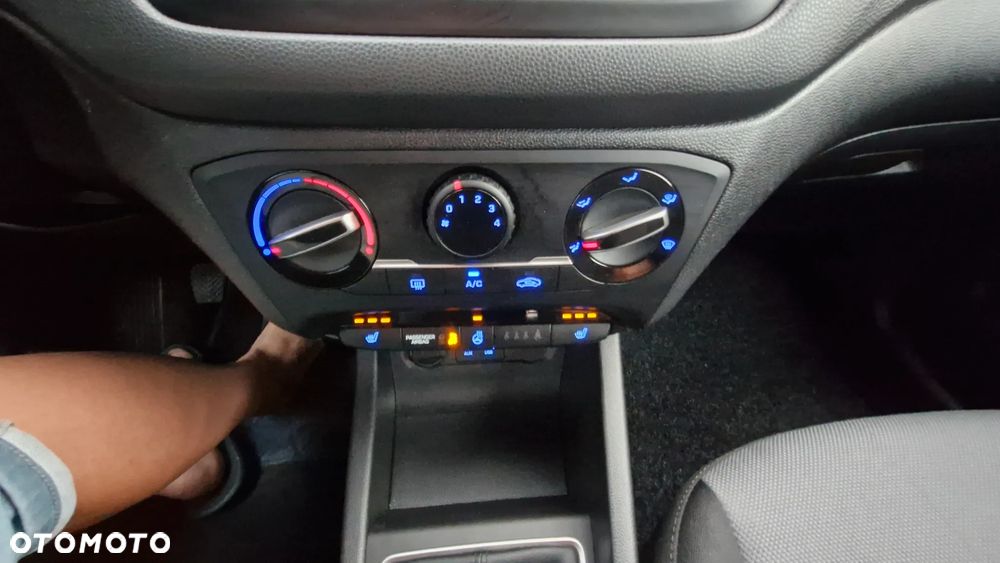 Hyundai i20 1.2 Trend - 15