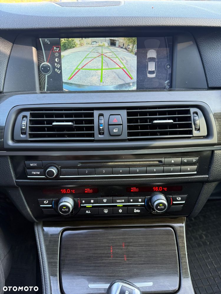BMW Seria 5 528i - 8