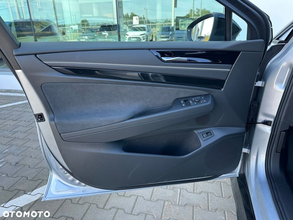 Volkswagen ID.7 77kWh Pro - 11