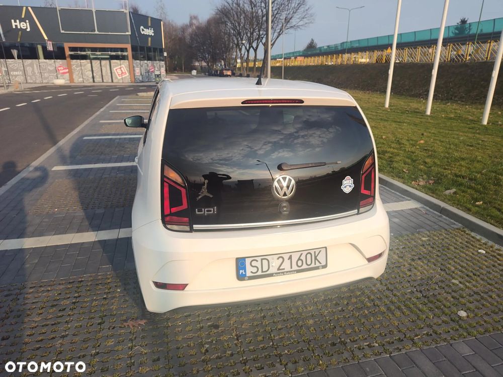 Volkswagen up! sound - 6