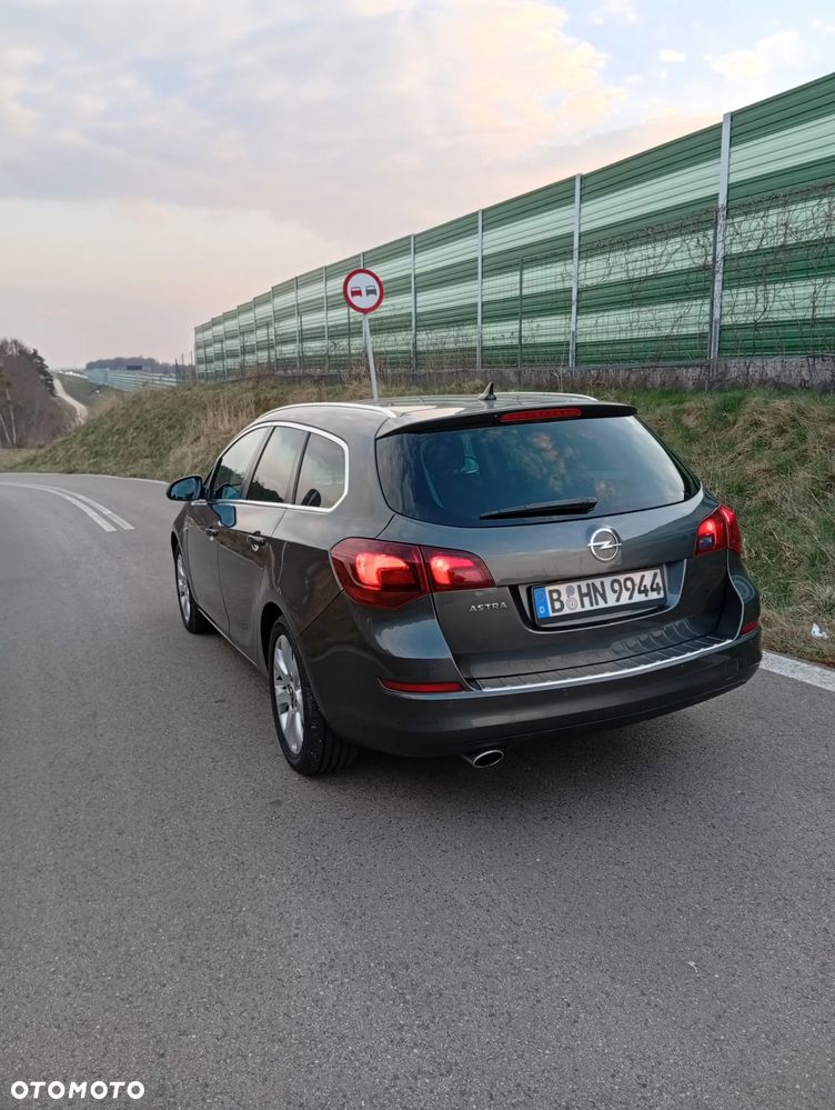 Opel Astra 1.6 Turbo Edition - 5