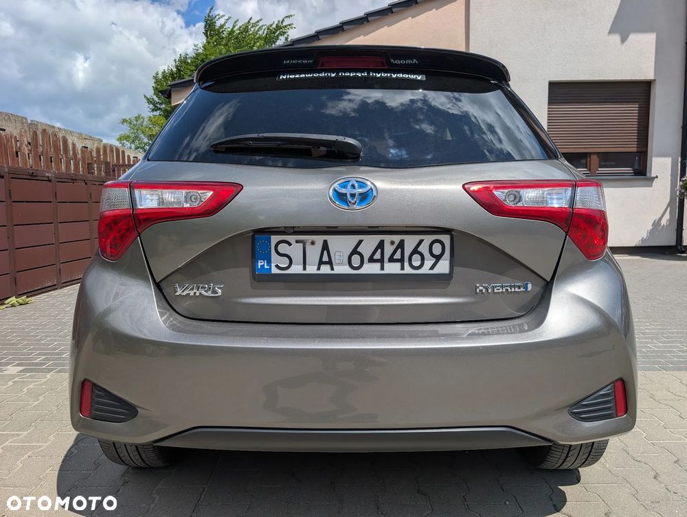 Toyota Yaris Hybrid 100 Selection Passion - 6