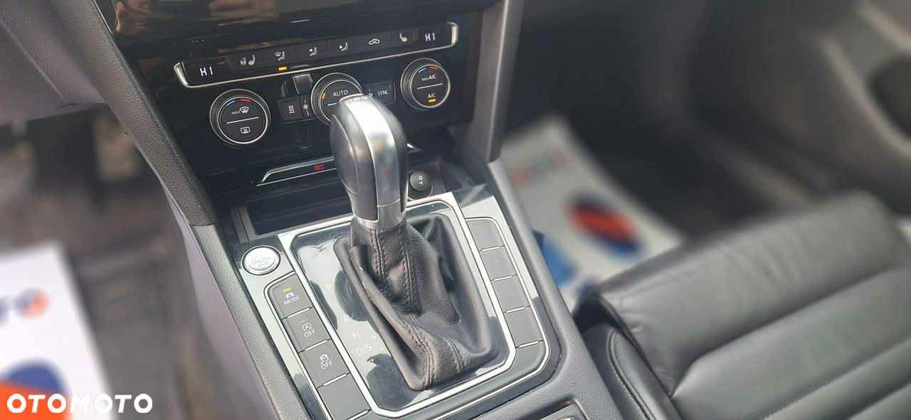 Volkswagen Passat - 12