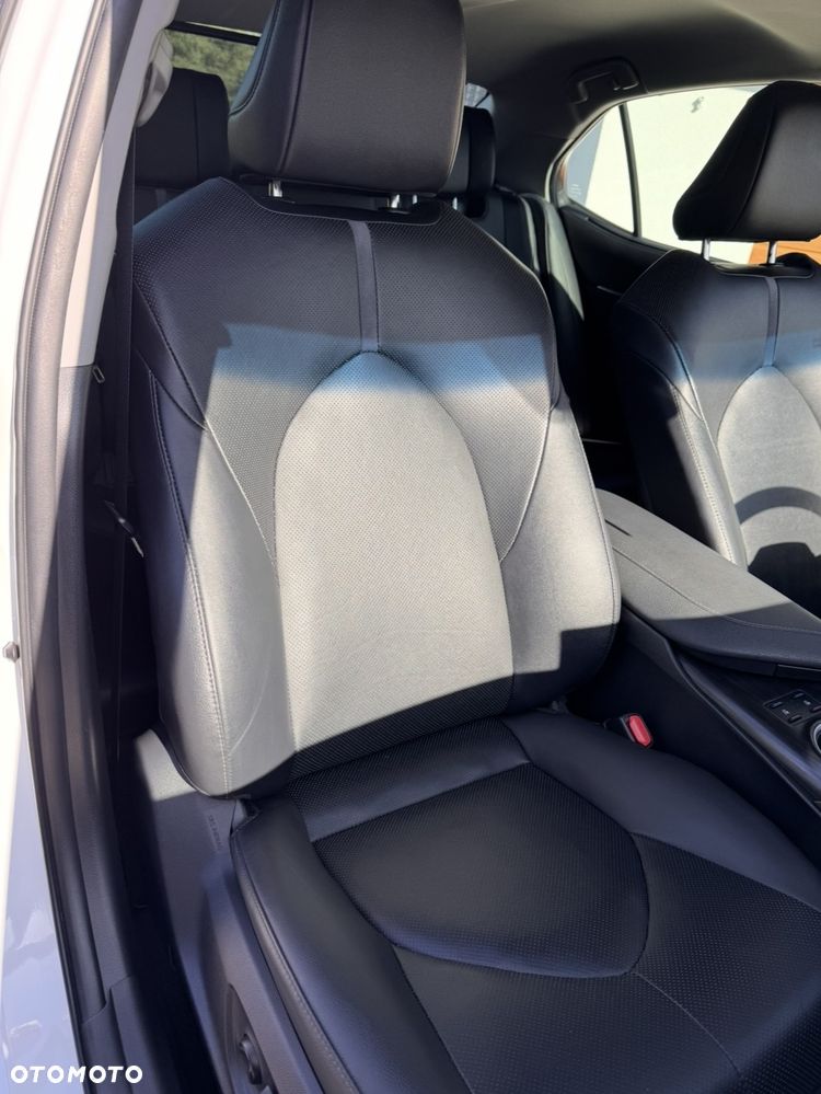 Toyota Camry 2.5 Hybrid Executive CVT - 7