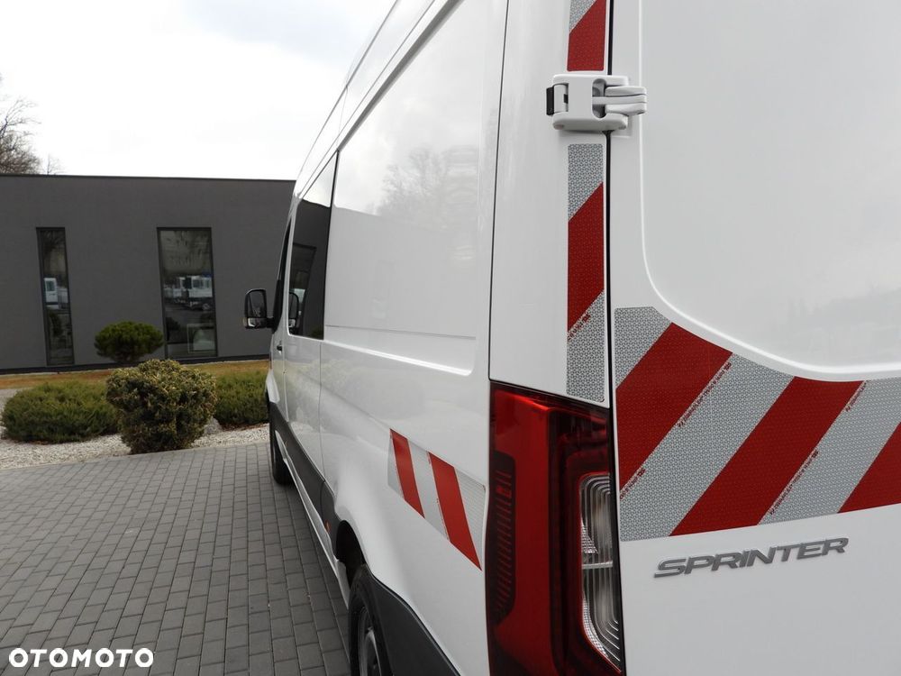 Mercedes-Benz SPRINTER 316 BRYGADÓWKA  6 MIEJSC TEMPOMAT NAWIGACJA LEDY AUTOMAT  KLIMATYZACJA  160KM - 16