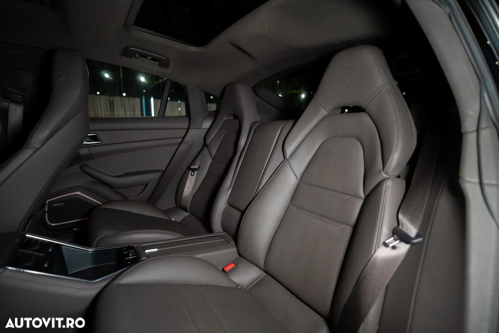 Porsche Panamera - 17