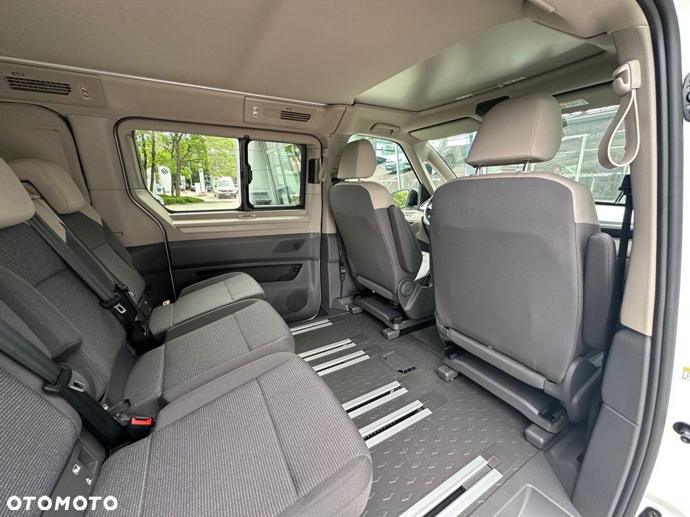 Volkswagen california Nowa California Beach silnik: 2,0 l TDI SCR 150 KM / skrzynia biegów: 7-biegowa DSG rozstaw osi: 3124 mm - 23