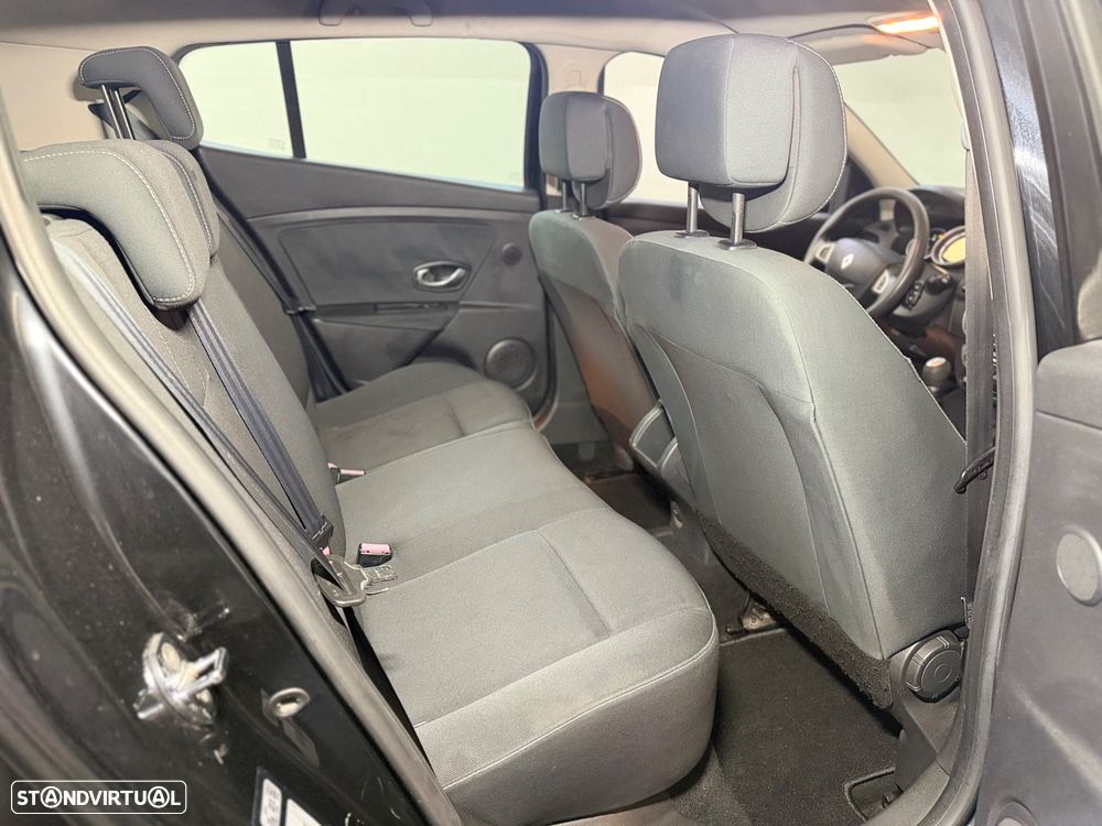 Renault Mégane 1.5 dCi Dynamique - 8