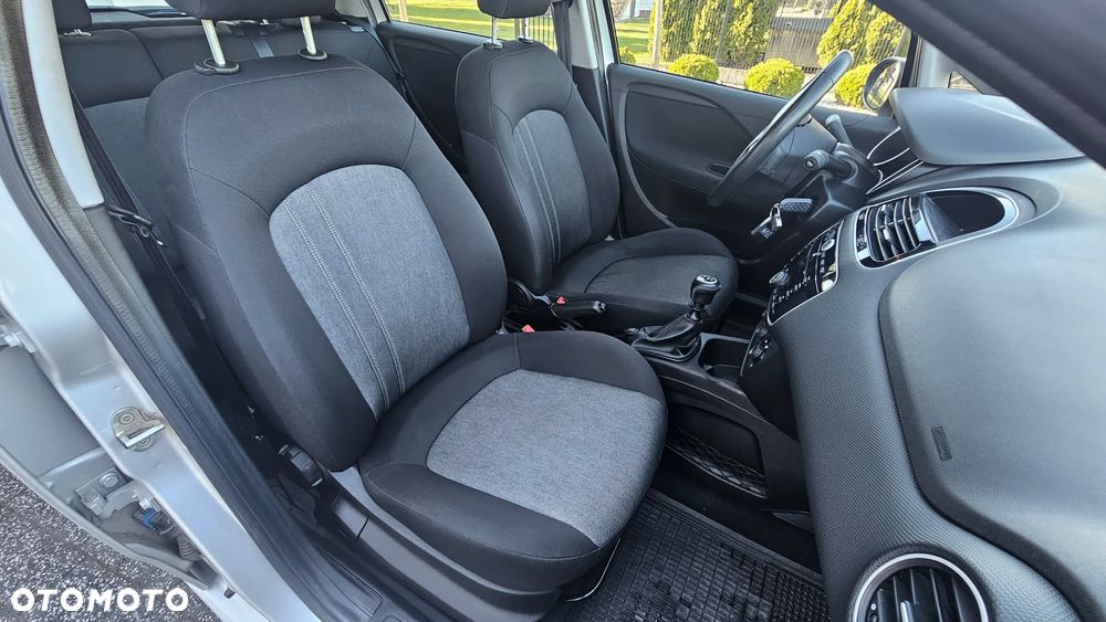 Fiat Punto 1.2 Young - 22