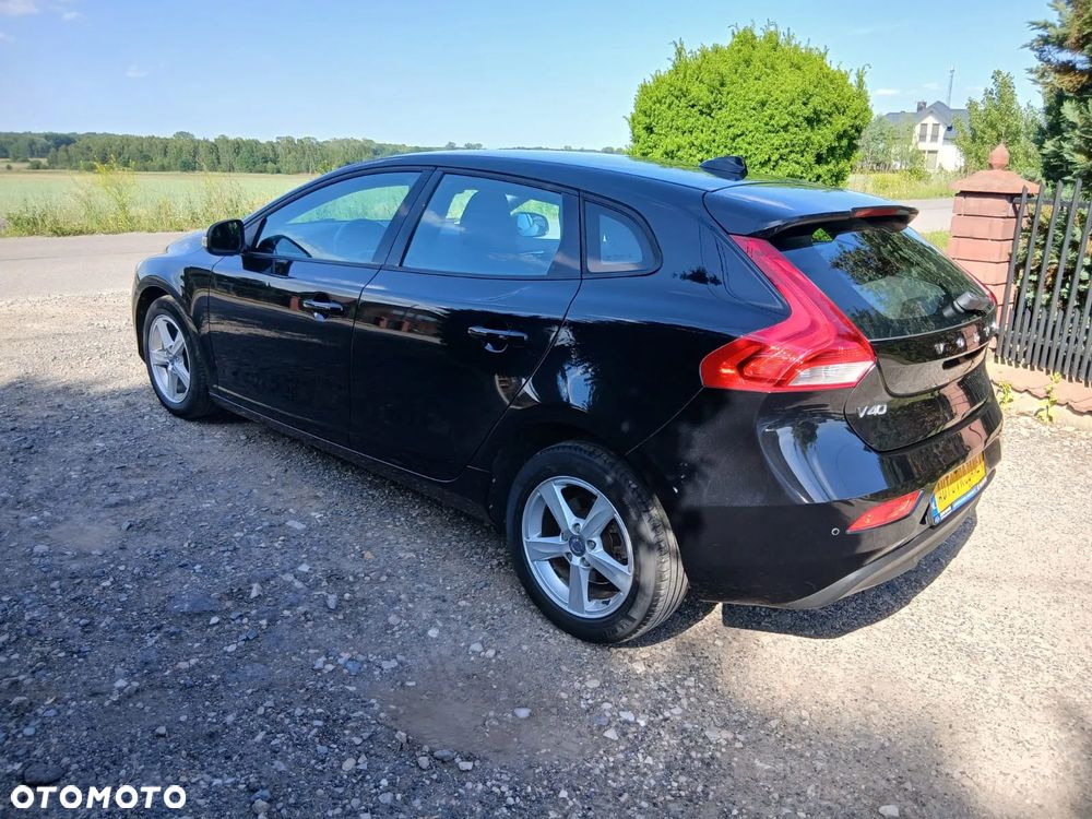 Volvo V40 D2 Momentum - 12