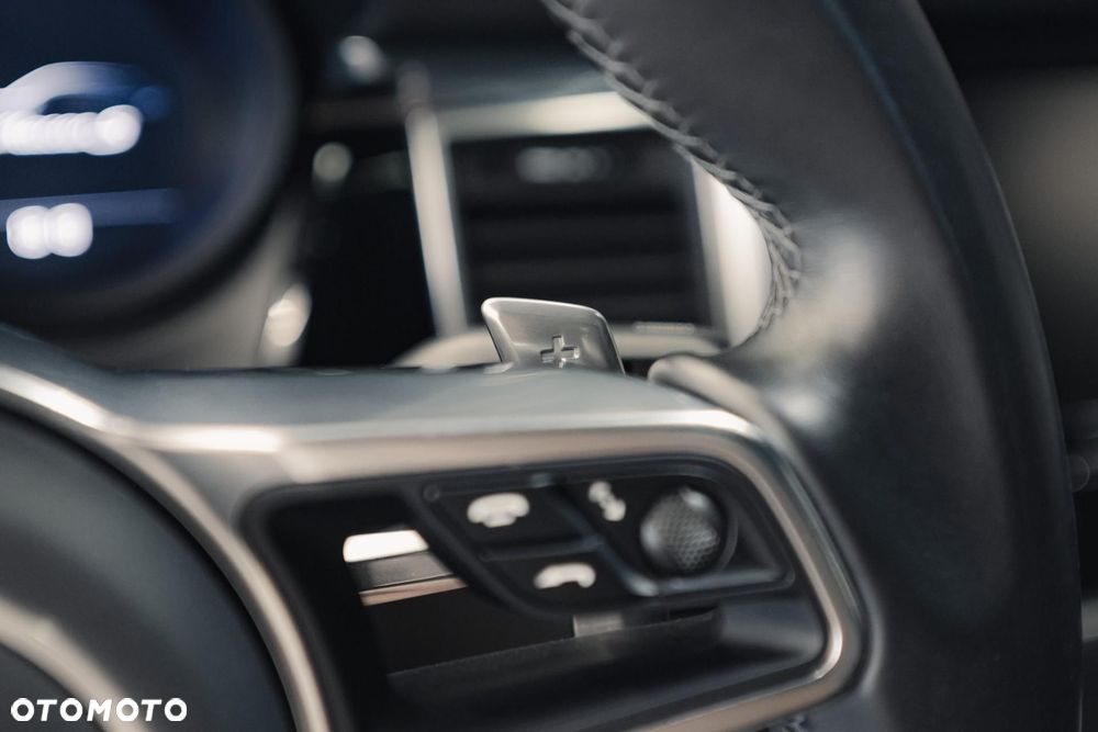 Porsche Macan S - 25