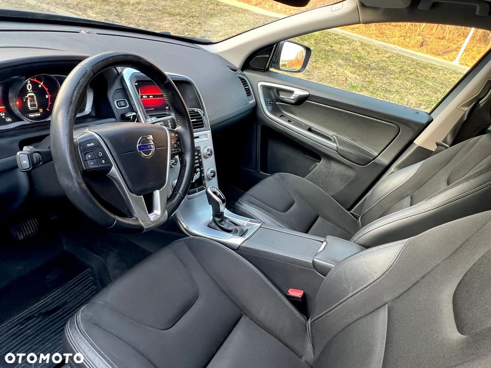 Volvo XC 60 D4 AWD Summum - 10