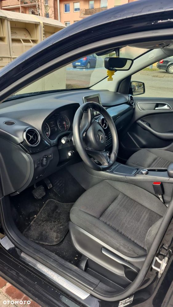 Mercedes-Benz Klasa B 160 7G-DCT Edition - 27