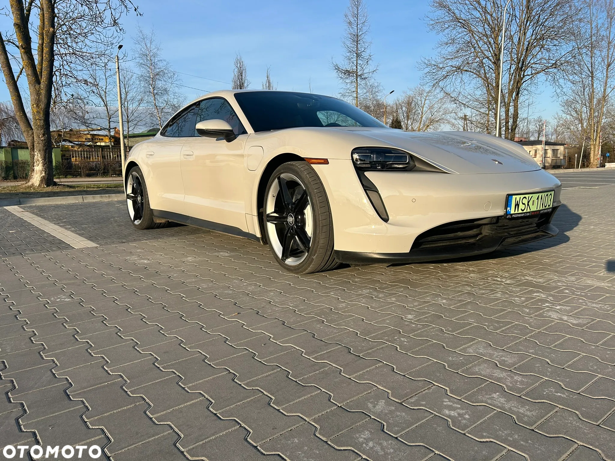 Porsche Taycan Performance Plus - 23