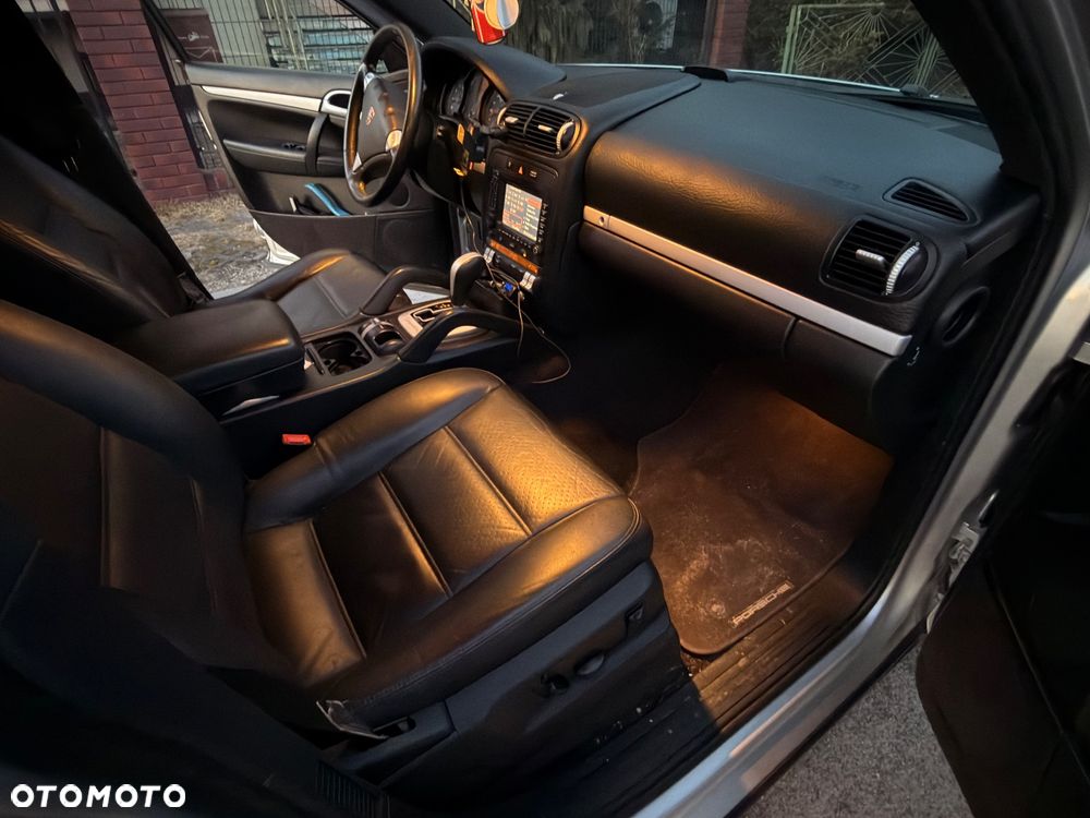 Porsche Cayenne Tiptronic S - 25