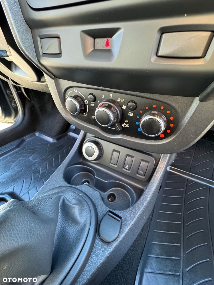 Dacia Duster 1.6 SCe Blackshadow 4x4 S&S - 11