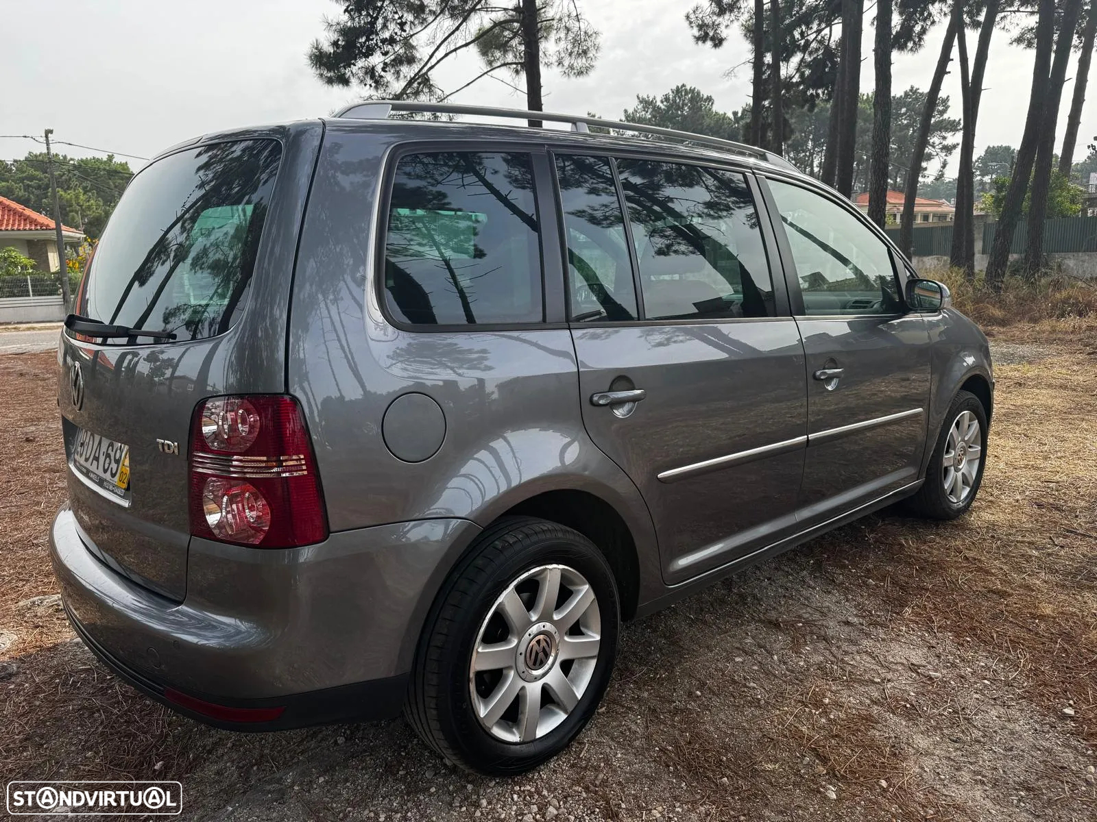 VW Touran 1.9 TDi Highline 7L DSG - 4