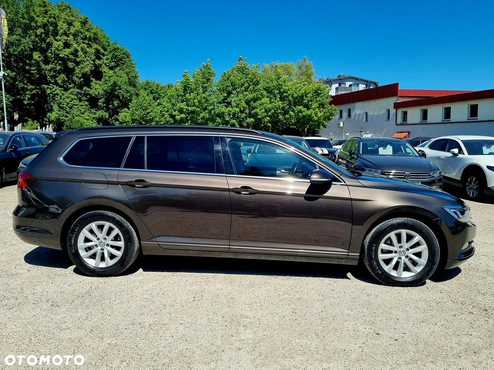 Volkswagen Passat - 4