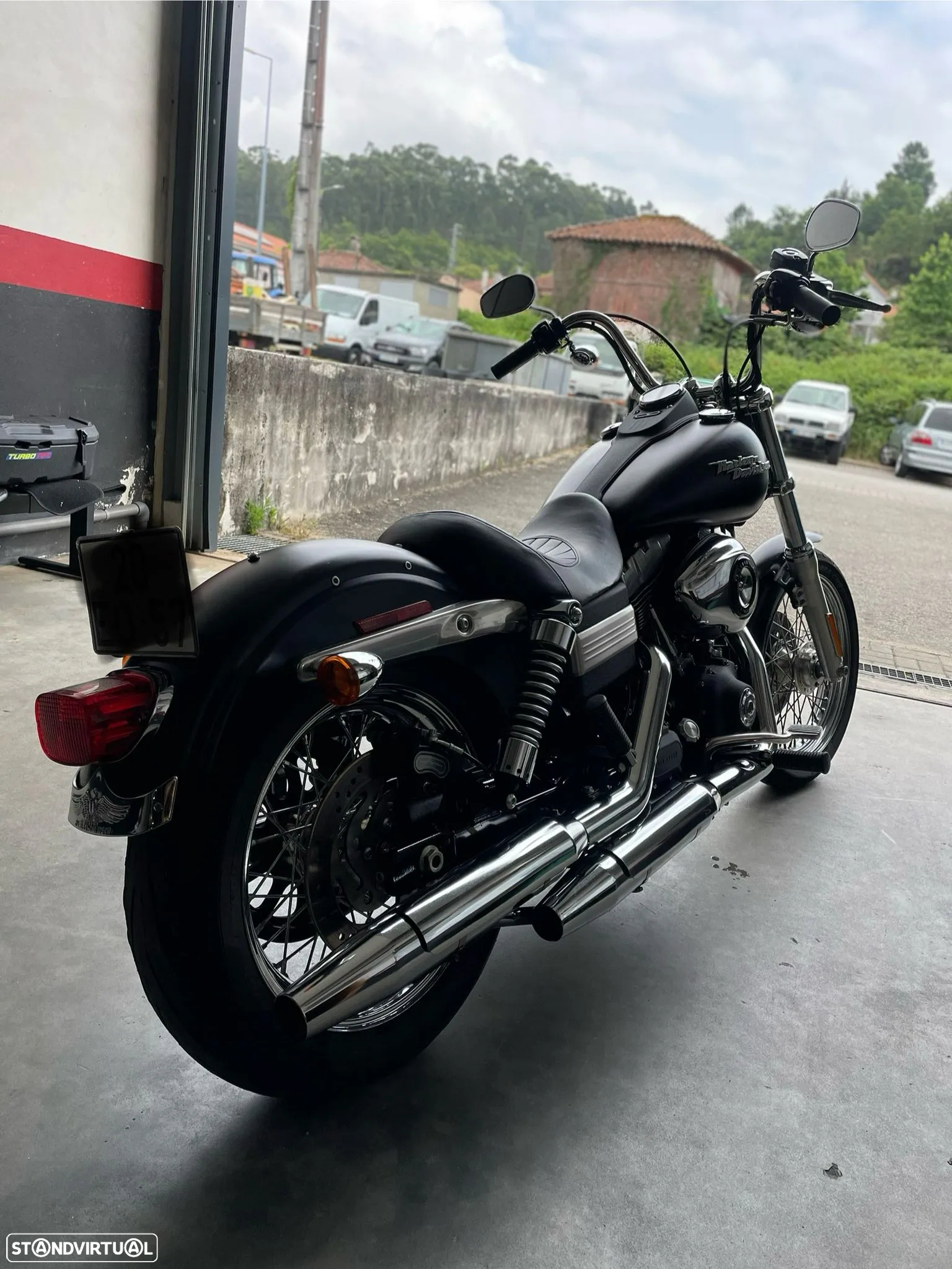 Harley-Davidson Dyna Street Bob - 11